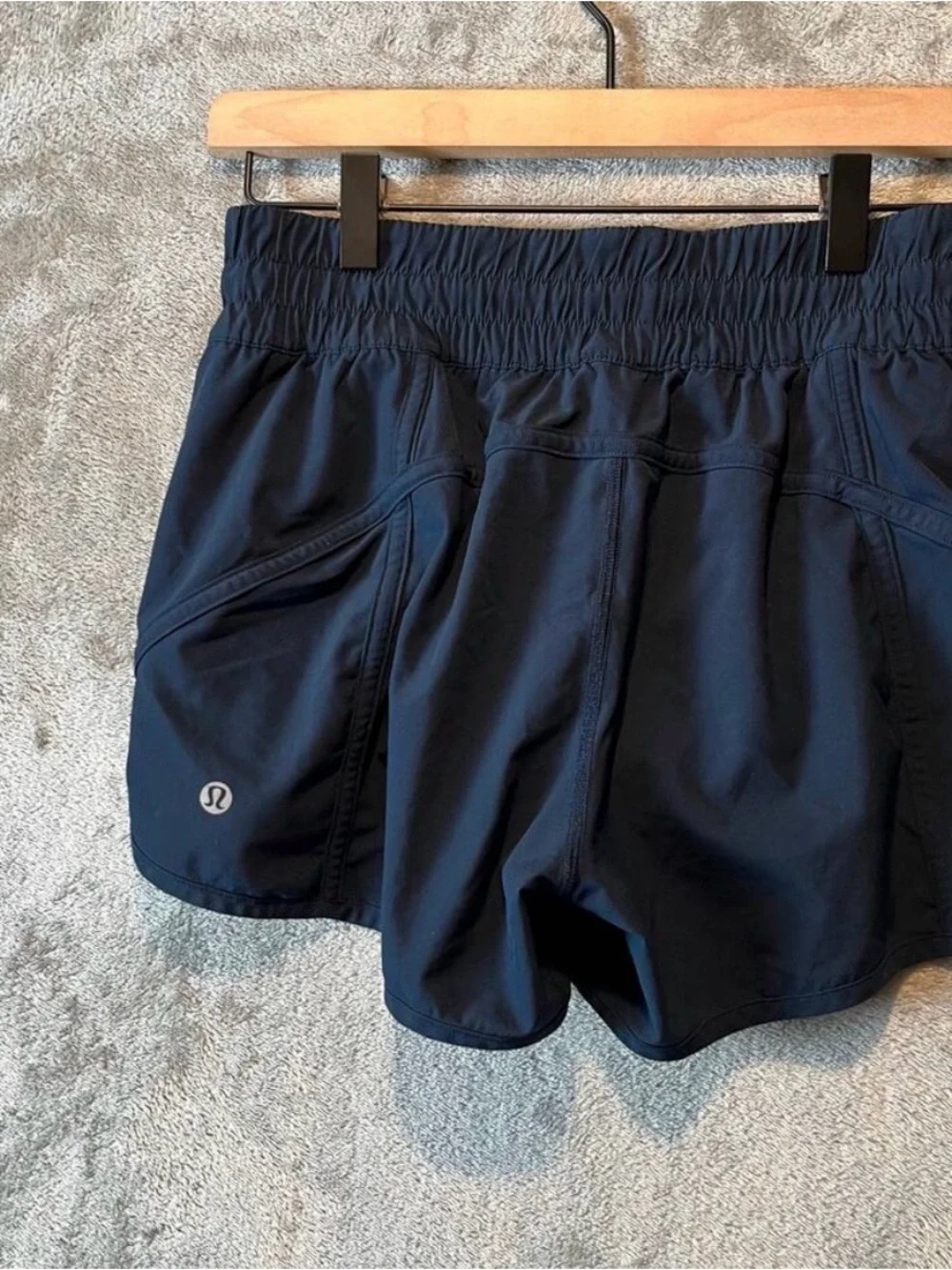 Lululemon Tracker Short V *4
